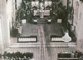 Innenansicht unserer Pfarrkirche um 1945