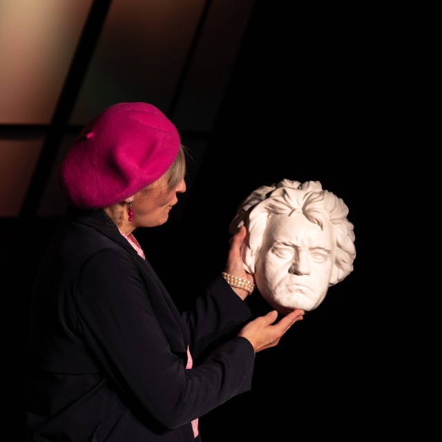 „Kiki van Beethoven“ von Éric-Emmanuel Schmitt - Theaterstück
