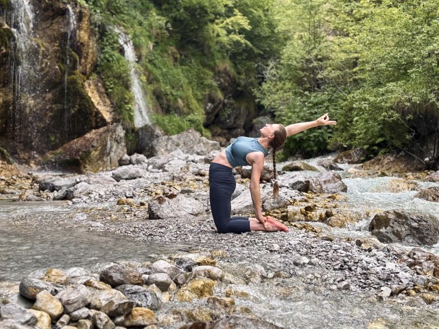 Kraftvoll & bewusst: Yogakurs – 7 Abende