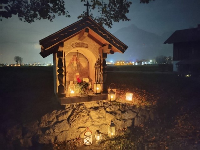 Zeit des Erinnerns und des Lichts