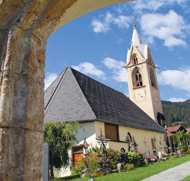 Frauenwallfahrt nach Serfaus