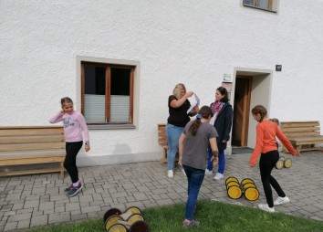 Spielen Im Garten 03