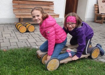 Spielen Im Garten 04