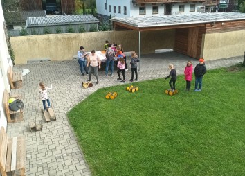 Spielen Im Garten 06