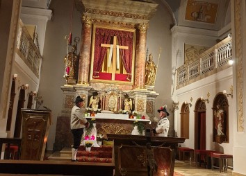 Die Aschauer Schützen bei der Grabwache