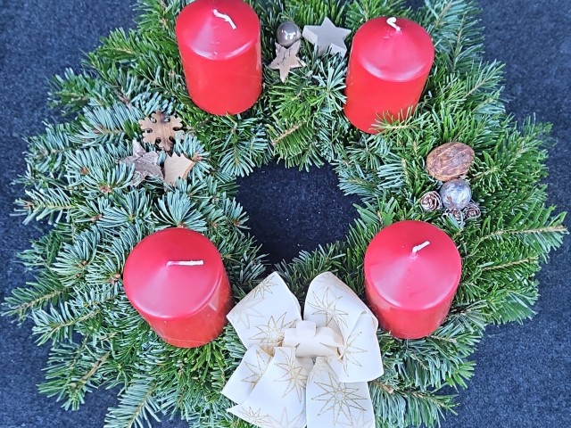 Adventkranz- und Zeltenaktion in Hippach und Aschau